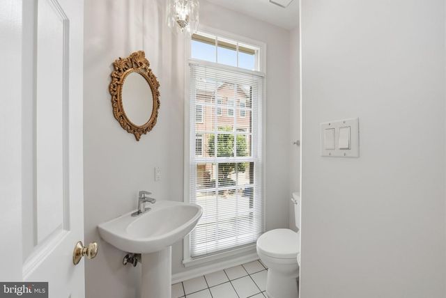 1922 N DANIEL ST, Arlington, VA 22201