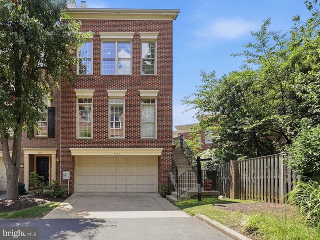 1922 N DANIEL ST, Arlington, VA 22201