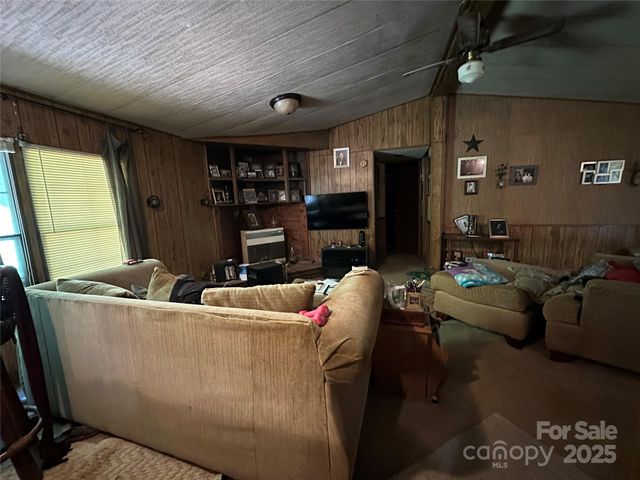 204 Long Street, Marion, NC 28752