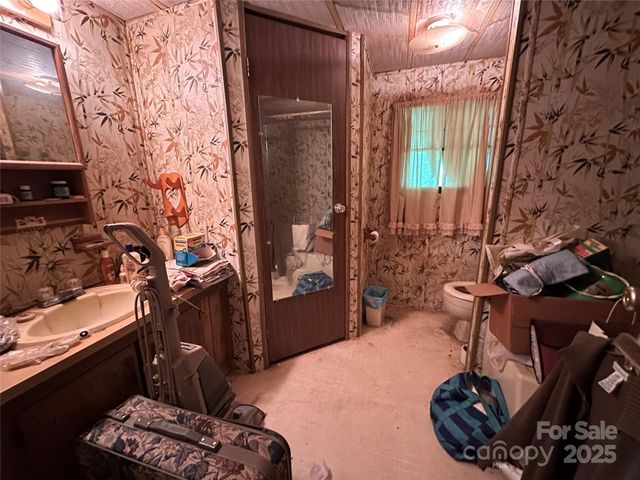 204 Long Street, Marion, NC 28752