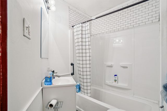 1828 46th Street, Des Moines, IA 50310