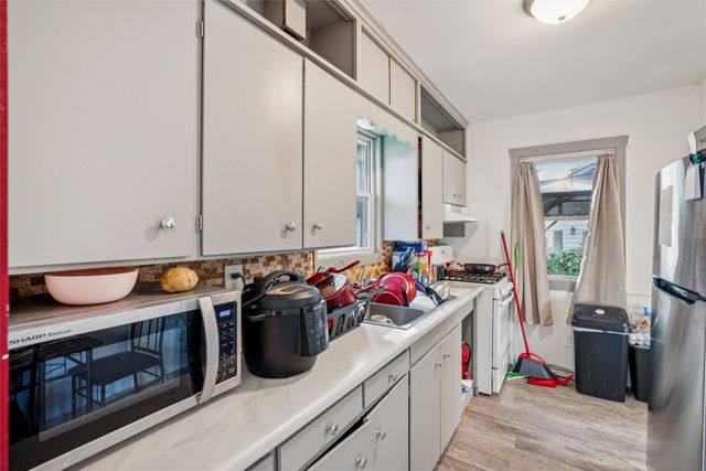 1828 46th Street, Des Moines, IA 50310