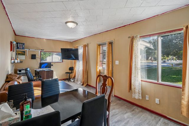 1828 46th Street, Des Moines, IA 50310