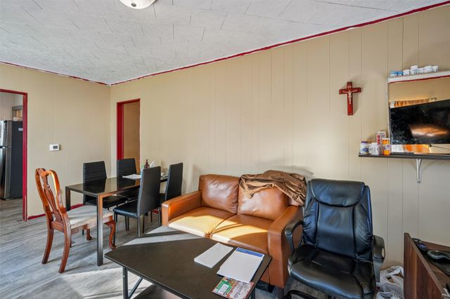 1828 46th Street, Des Moines, IA 50310