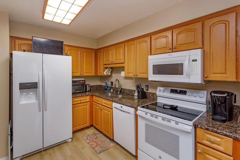 Image 4 of property listing at 5301 WHITE CLIFF LANE 7, Orlando, FL 32812