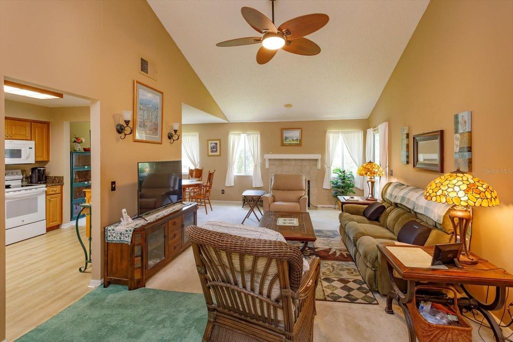 Image 8 of property listing at 5301 WHITE CLIFF LANE 7, Orlando, FL 32812