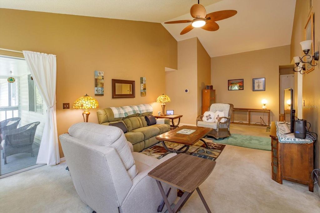 Image 9 of property listing at 5301 WHITE CLIFF LANE 7, Orlando, FL 32812