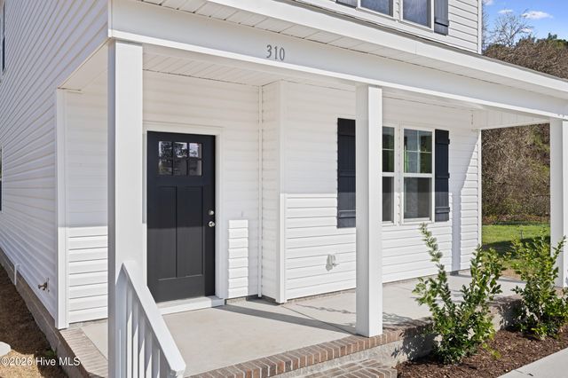 310 S Vann Street, Burgaw, NC 28425
