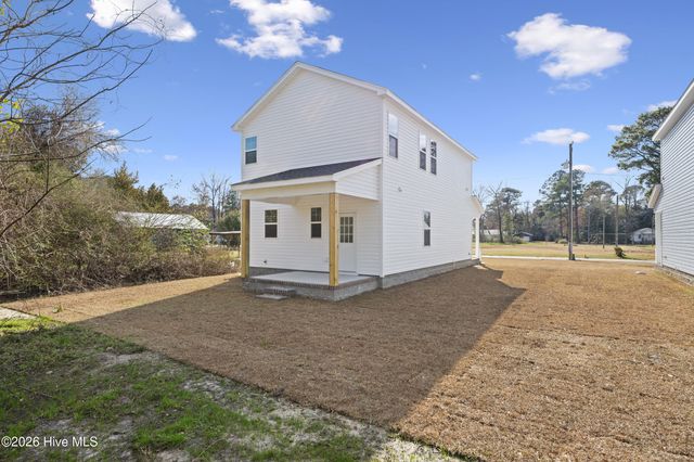 310 S Vann Street, Burgaw, NC 28425