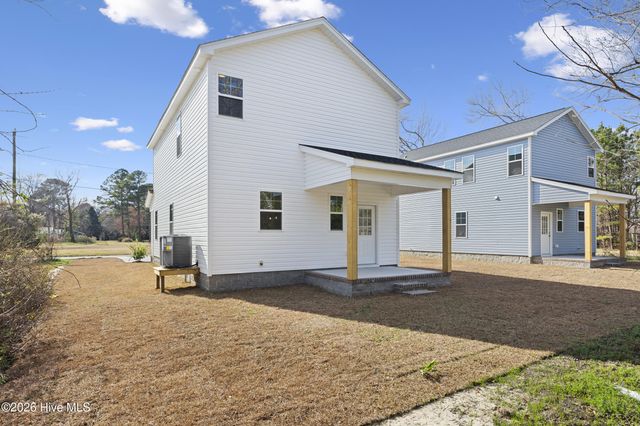 310 S Vann Street, Burgaw, NC 28425