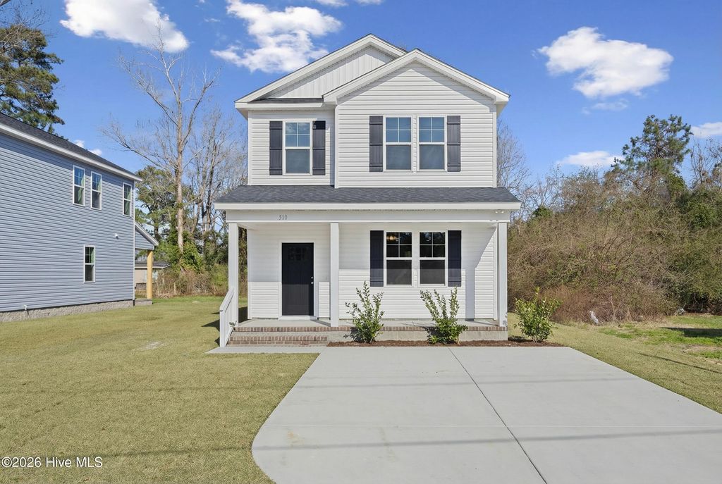 310 S Vann Street, Burgaw, NC 28425