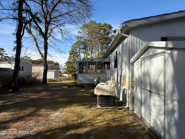 4 Wren Court, Manchester, NJ 08759