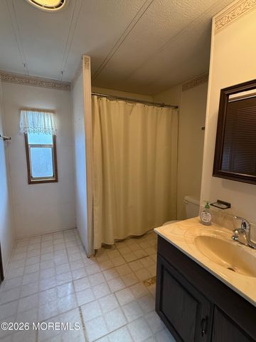4 Wren Court, Manchester, NJ 08759