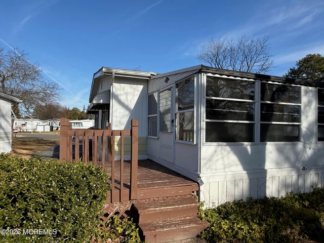 4 Wren Court, Manchester, NJ 08759
