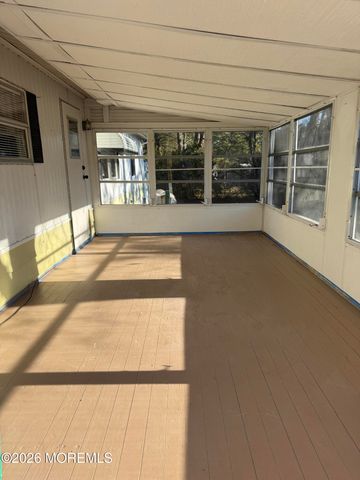 4 Wren Court, Manchester, NJ 08759