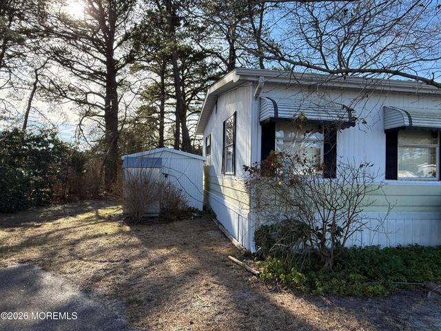 4 Wren Court, Manchester, NJ 08759