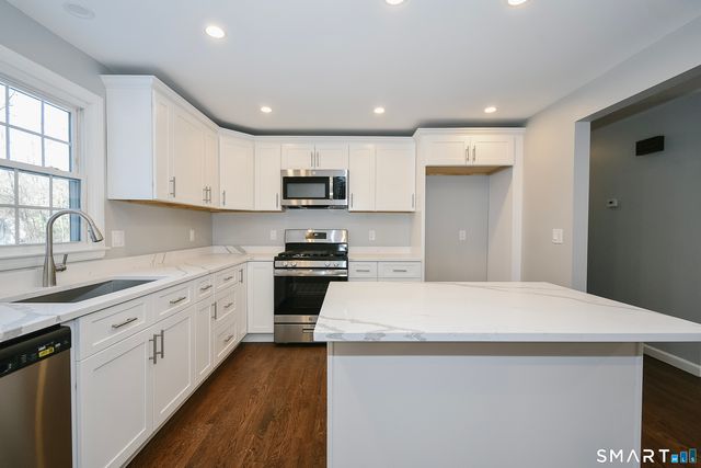 29 Minister Brook Drive, Simsbury, CT 06070