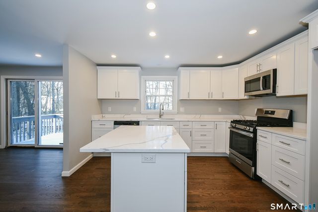 29 Minister Brook Drive, Simsbury, CT 06070