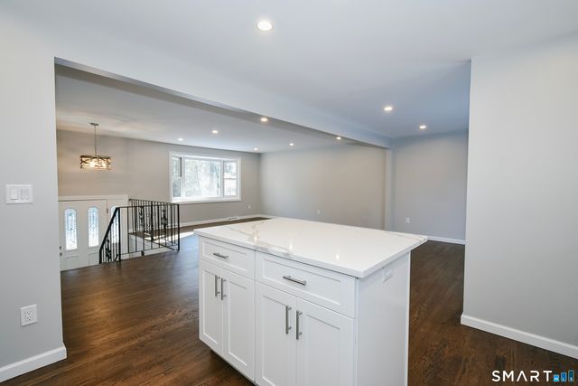 29 Minister Brook Drive, Simsbury, CT 06070