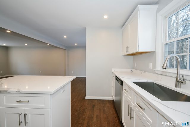 29 Minister Brook Drive, Simsbury, CT 06070