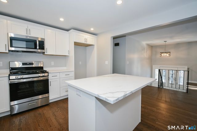 29 Minister Brook Drive, Simsbury, CT 06070