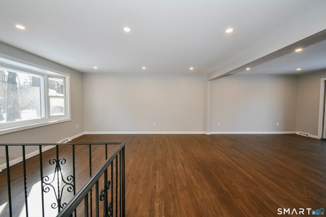 29 Minister Brook Drive, Simsbury, CT 06070