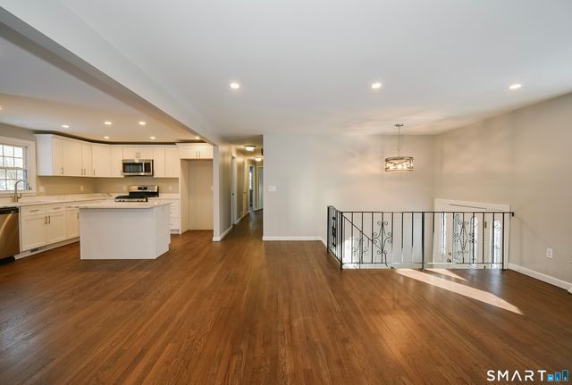 29 Minister Brook Drive, Simsbury, CT 06070