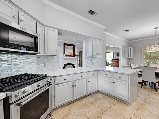 6010 Long Champ CT 110, Austin, TX 78746