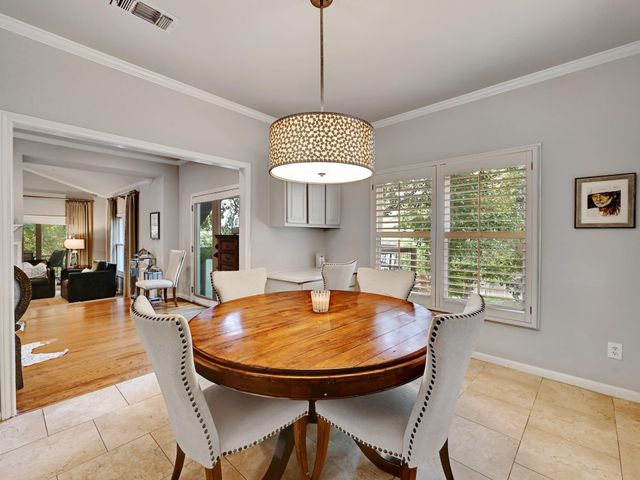 6010 Long Champ CT 110, Austin, TX 78746