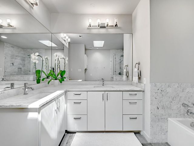 6010 Long Champ CT 110, Austin, TX 78746