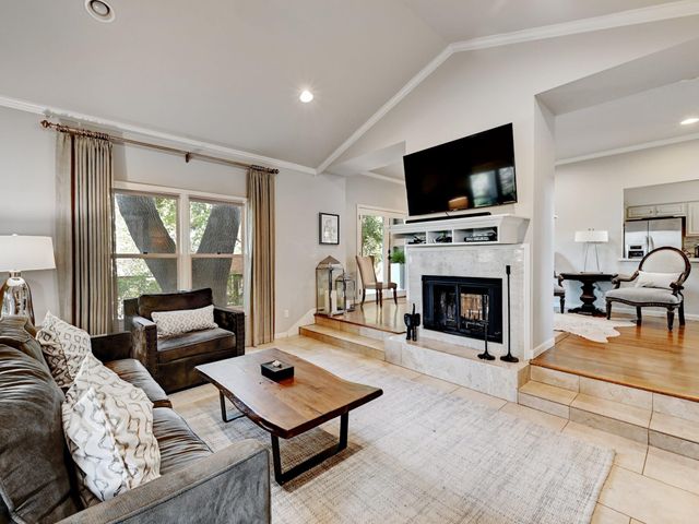 6010 Long Champ CT 110, Austin, TX 78746