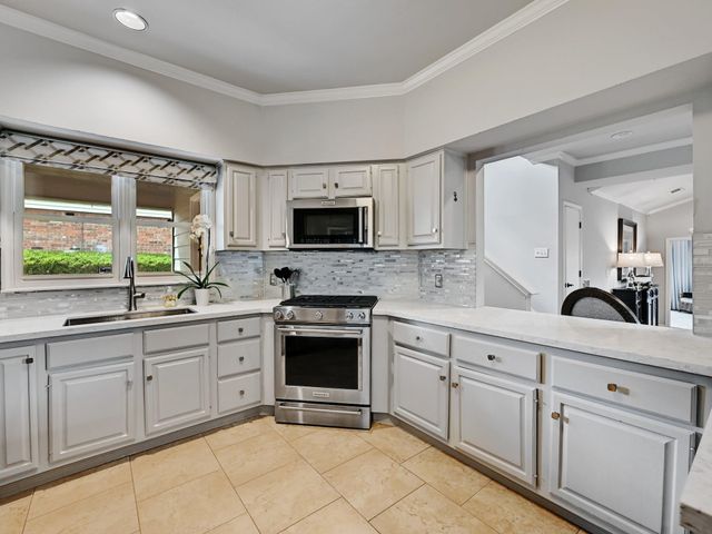 6010 Long Champ CT 110, Austin, TX 78746