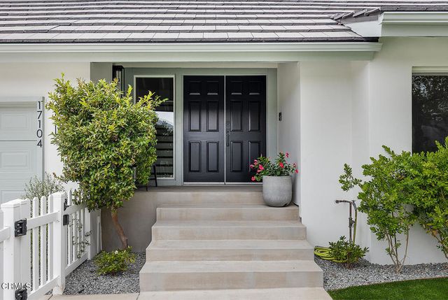 17104 Avenida De La Herradura, Los Angeles, CA 90272