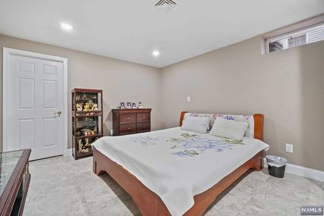 3 Recktenwald Court, Old Tappan, NJ 07675