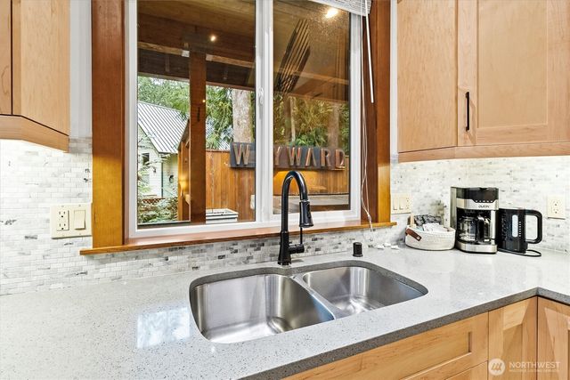 7381 Scott Place, Glacier, WA 98244
