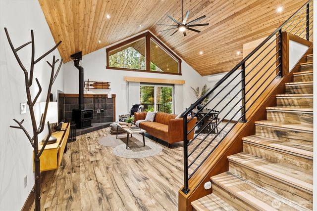 7381 Scott Place, Glacier, WA 98244