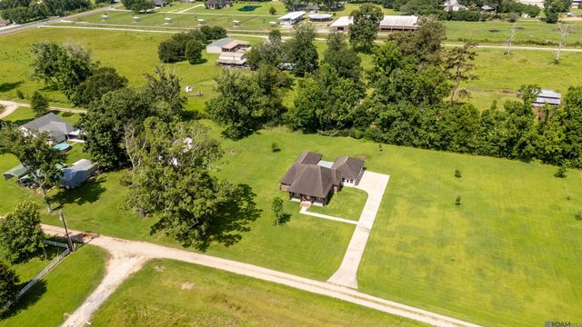 17053 Hardy Ln, Prairieville, LA 70769