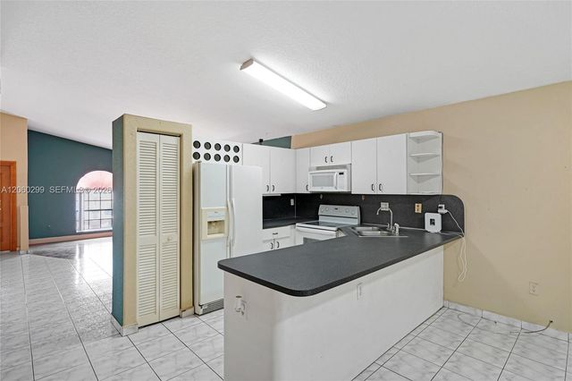 3201 W 76th Street, Hialeah, FL 33018