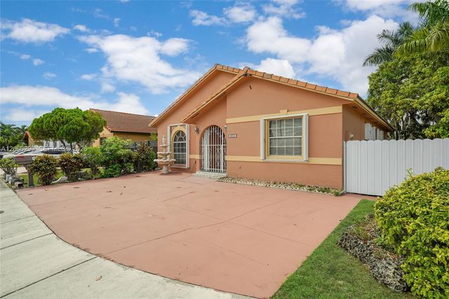3201 W 76th Street, Hialeah, FL 33018