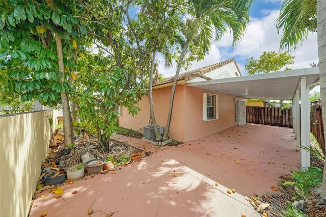 3201 W 76th Street, Hialeah, FL 33018