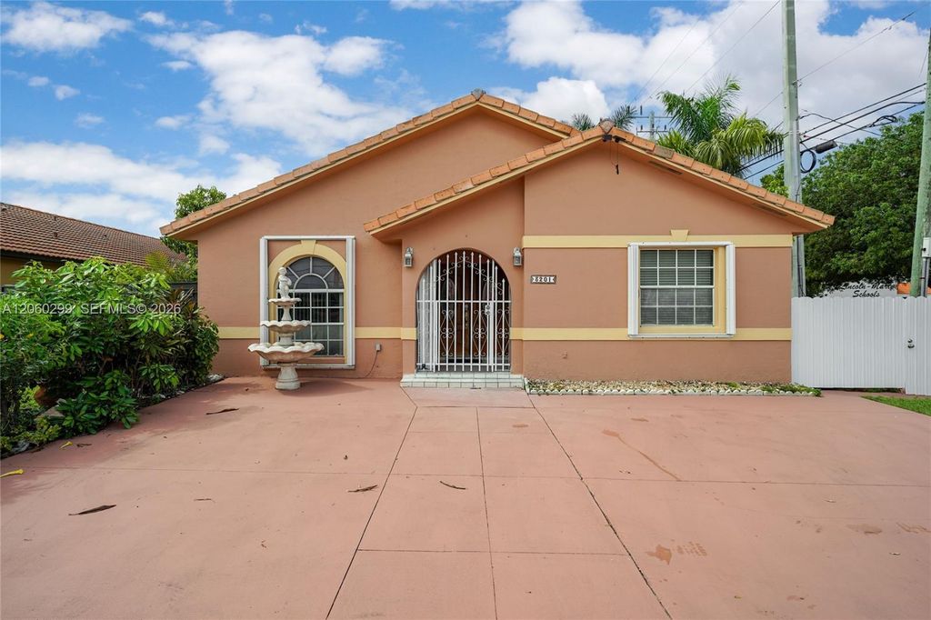 3201 W 76th Street, Hialeah, FL 33018