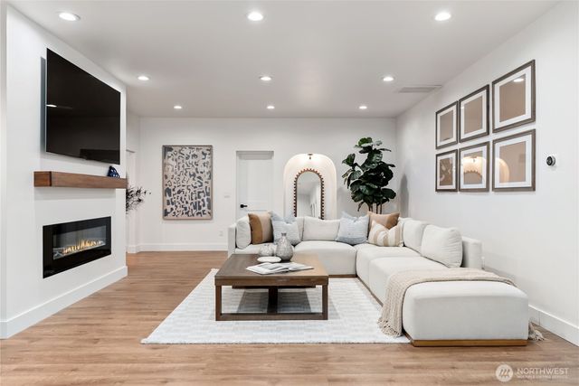 2518 Cincinnati Street, Steilacoom, WA 98388