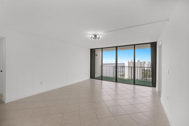 5600 N Flagler Drive 2504, West Palm Beach, FL 33407
