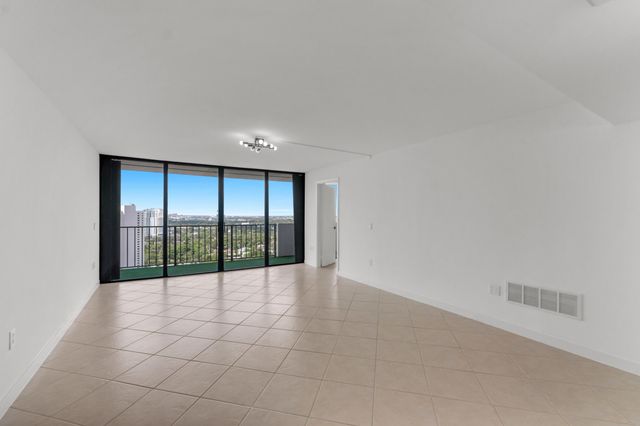 5600 N Flagler Drive 2504, West Palm Beach, FL 33407