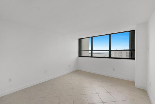 5600 N Flagler Drive 2504, West Palm Beach, FL 33407