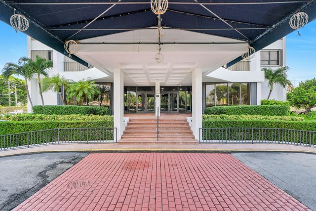 5600 N Flagler Drive 2504, West Palm Beach, FL 33407