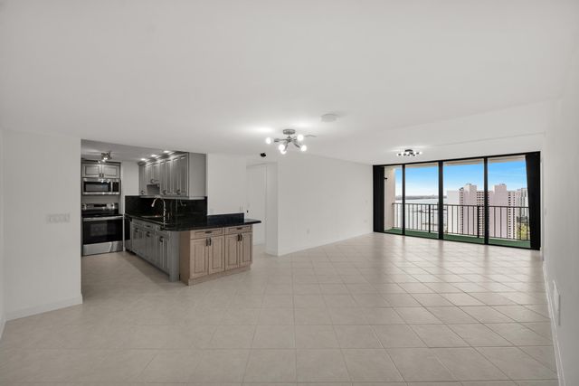 5600 N Flagler Drive 2504, West Palm Beach, FL 33407