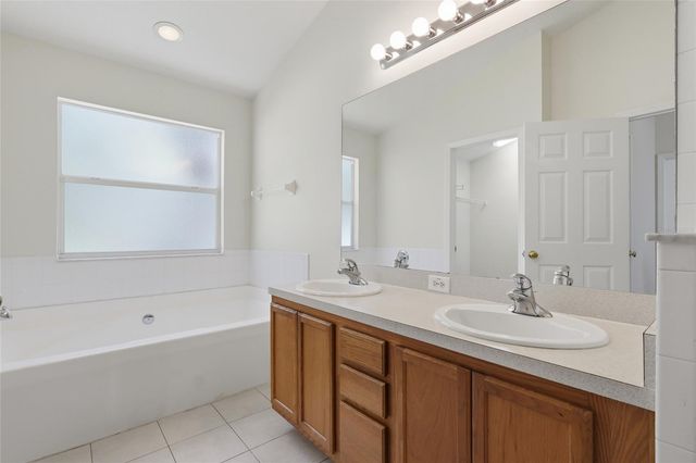3006 AMBER OAK DRIVE, Valrico, FL 33594