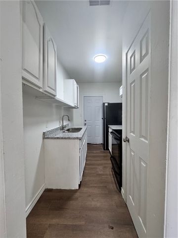 907 Elizabeth St 4, Corpus Christi, TX 78404