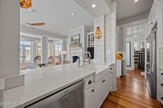 365 E Harborside Road, Oriental, NC 28571